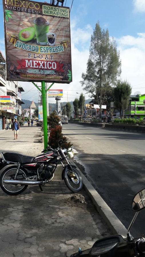 Hotel Mexico Berastagi Extérieur photo
